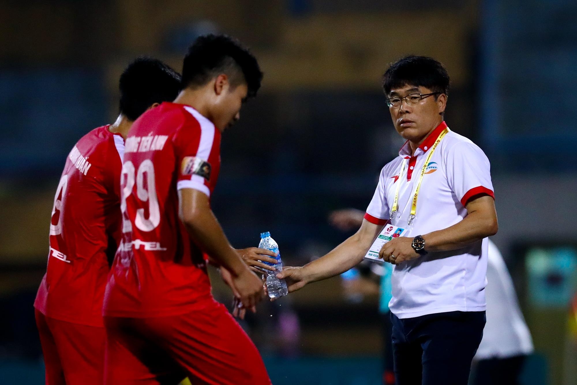 Không phải HLV Hàn Quốc nào cũng giỏi như Park ảnh 2 Khong phai HLV Han Quoc nao cung gioi nhu Park anh 2