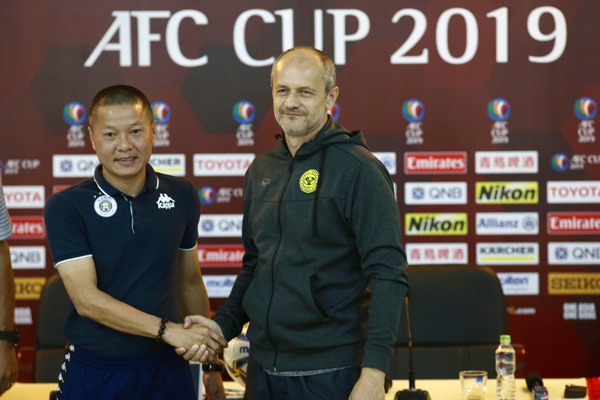 Van Hau sang chau Au anh 2