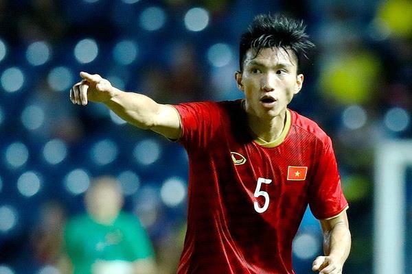 HLV Riedl: 'Van Hau gioi nhung phai chung minh dieu do o Vienna' hinh anh