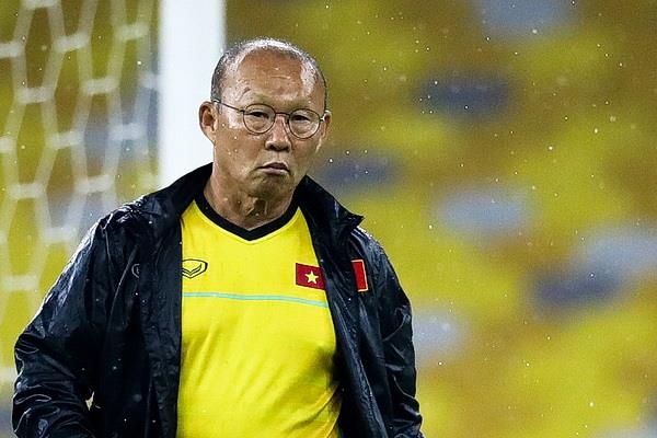 Ong Nghia tu chuc khong anh huong toi hop dong cua HLV Park hinh anh