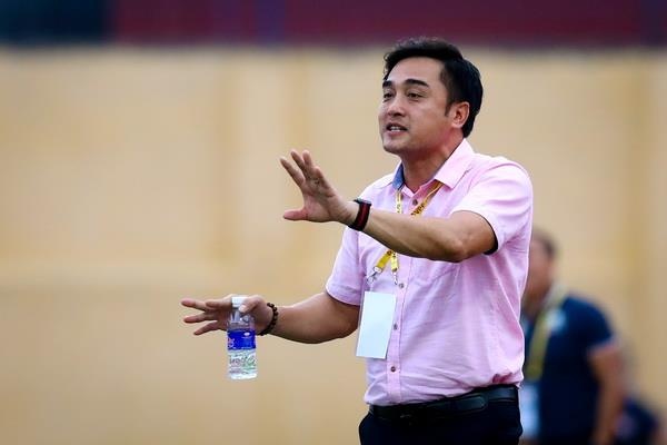 V.League 2019 chia tay 6 HLV sau nua mua giai hinh anh