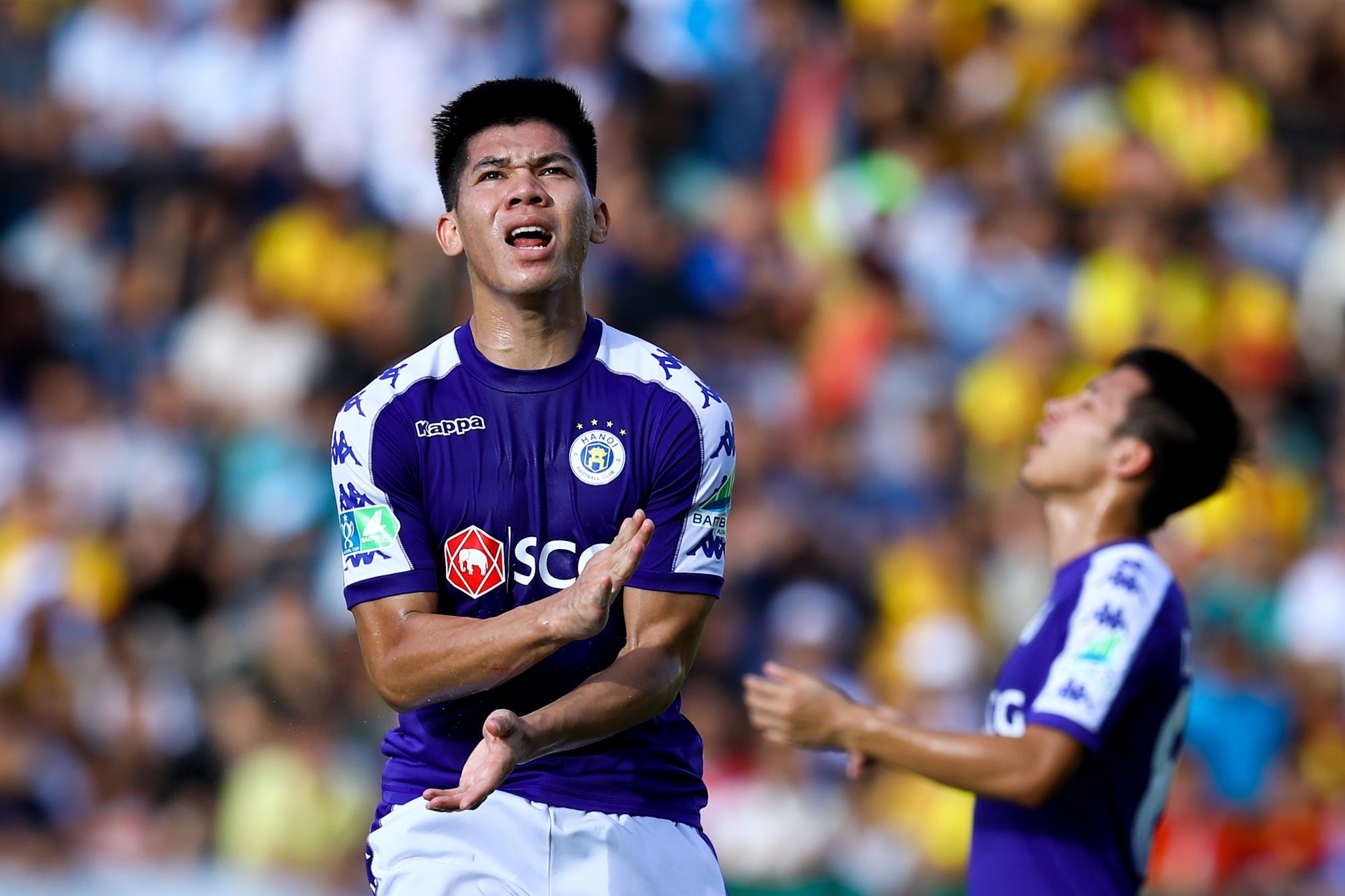 CLB Ha Noi danh bai Nam Dinh vao ban ket anh 1