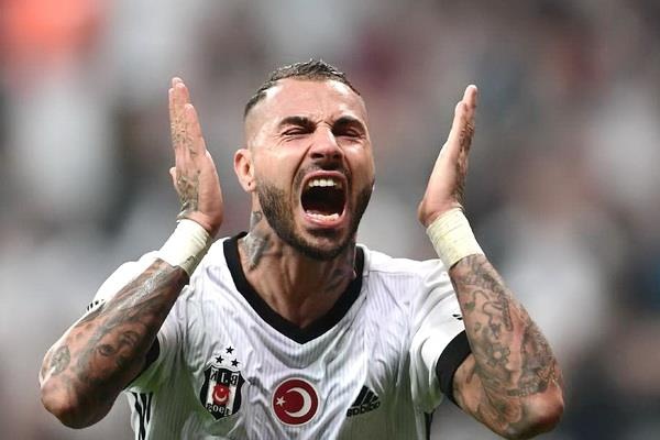 CLB Ha Noi chia se thong tin lien quan den Ricardo Quaresma hinh anh