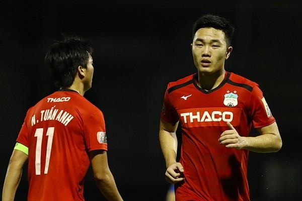 Cung mot so do, vi sao tuyen Viet Nam chien thang con HAGL that bai? hinh anh