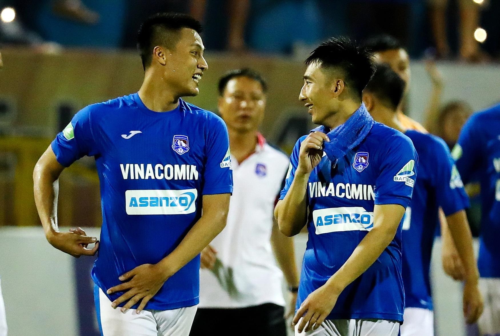 'CLB Ha Noi chua chac vao top 3 V.League' hinh anh