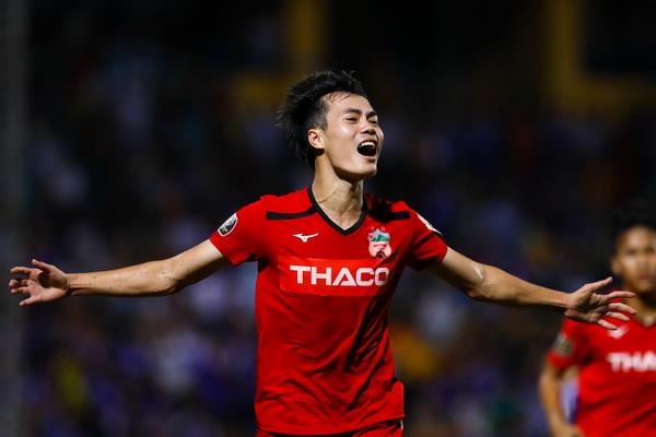 Van Toan but toc, danh bai dan hau ve tuyen Viet Nam hinh anh