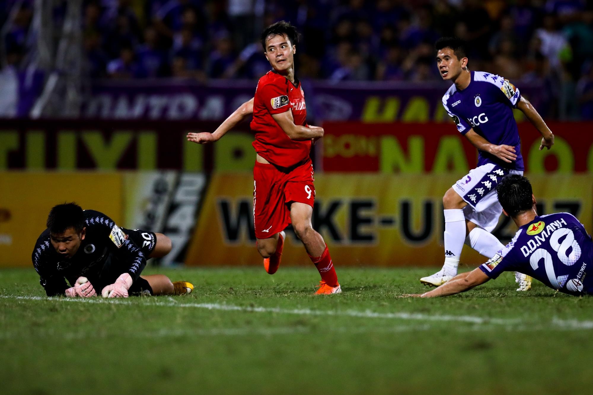 Van Toan ghi ban vao luoi CLB Ha Noi anh 3