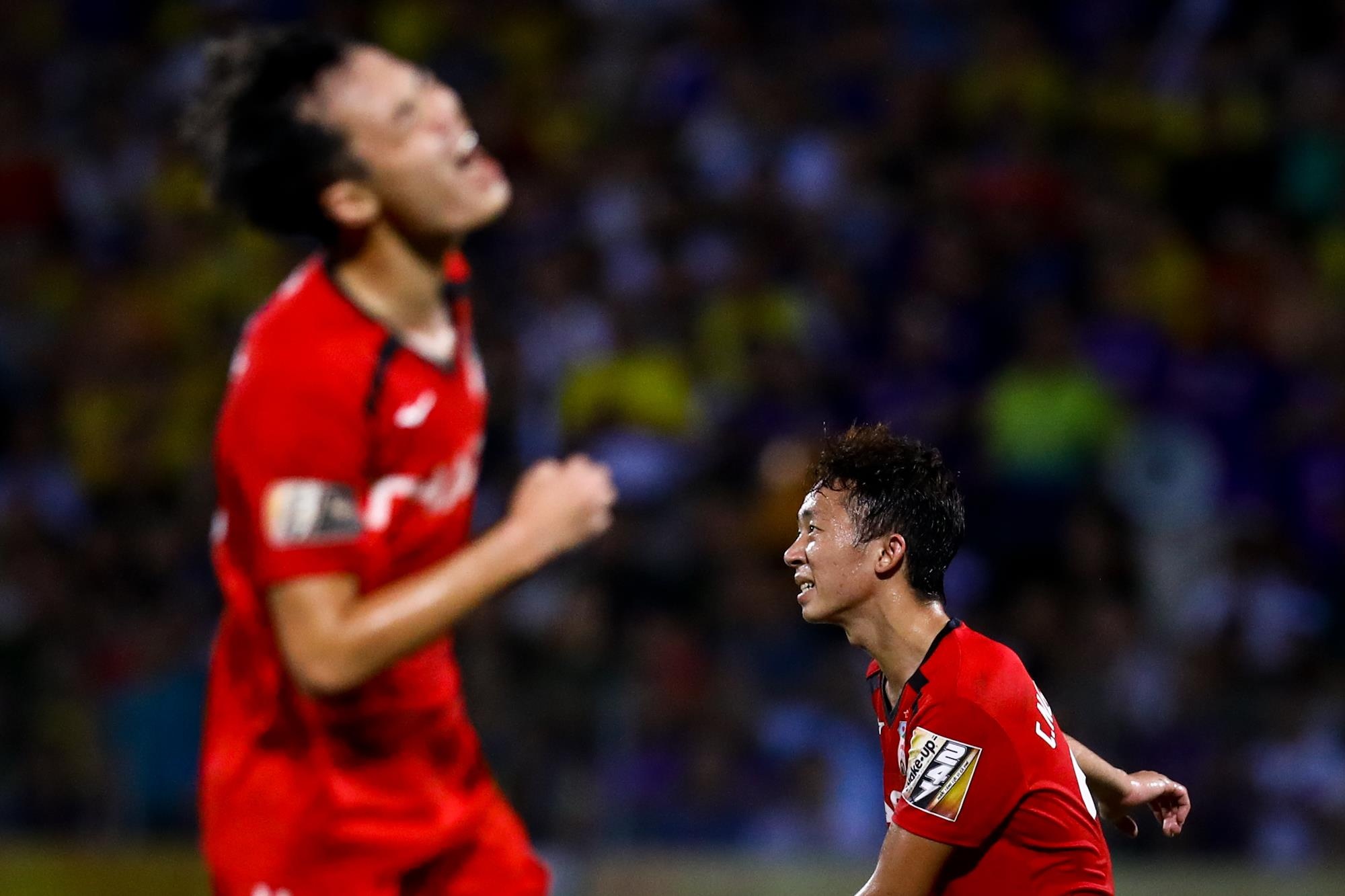 Van Toan ghi ban vao luoi CLB Ha Noi anh 9