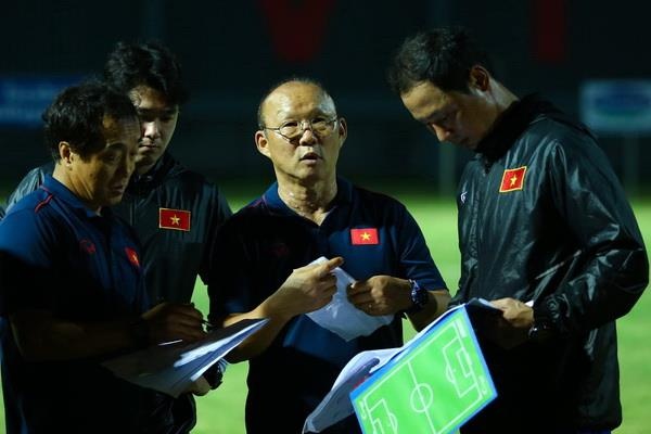 HLV Park phan ung manh khi U23 Viet Nam khong ghi ban suot 2 hiep hinh anh