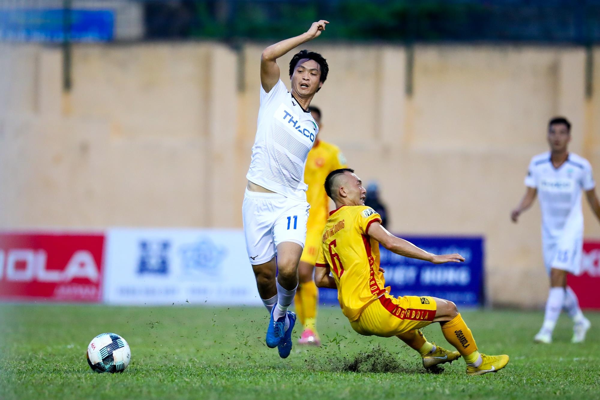 Tuan Anh noi gian anh 1