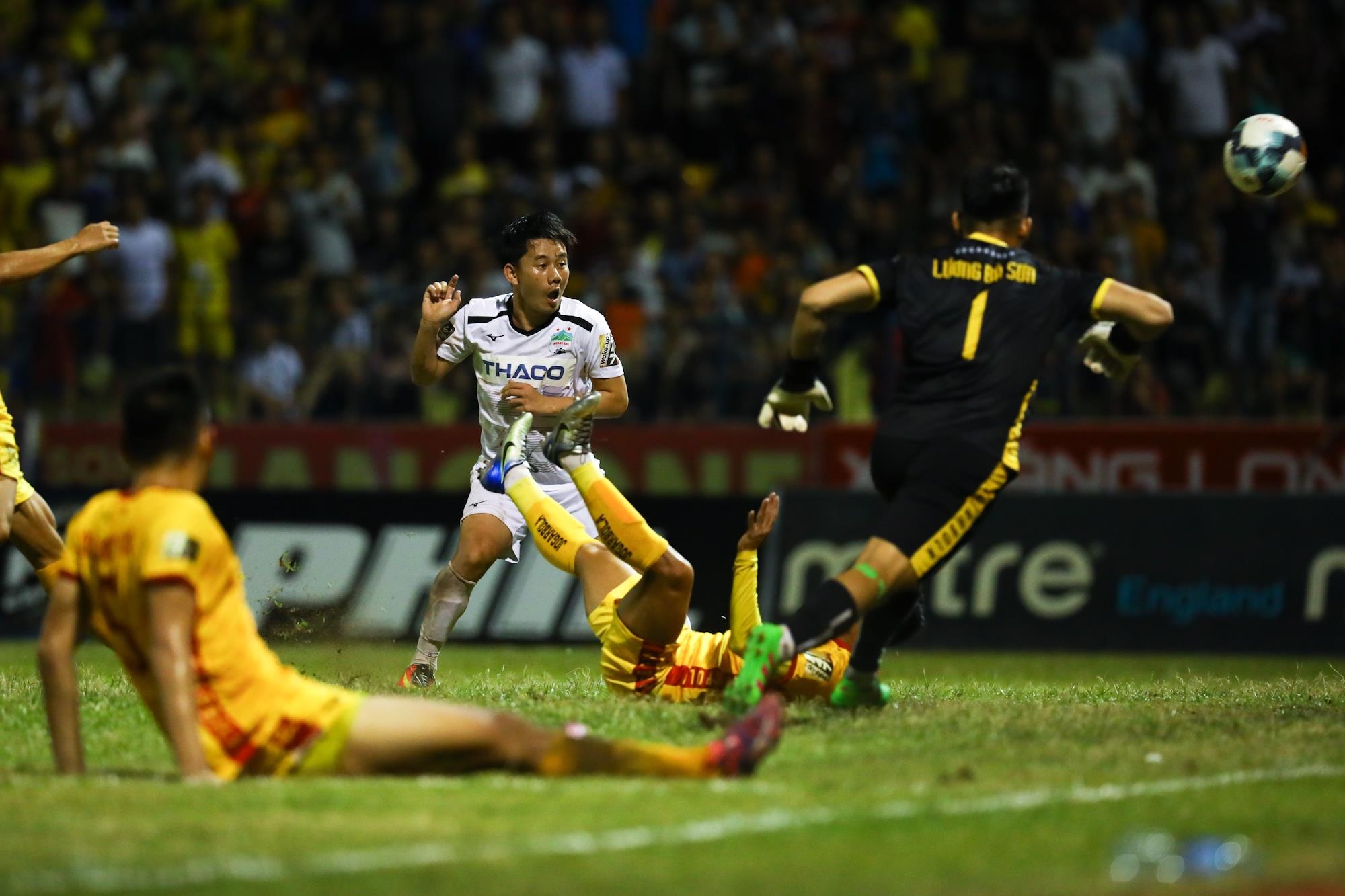 Xuan Truong ghi ban anh 9