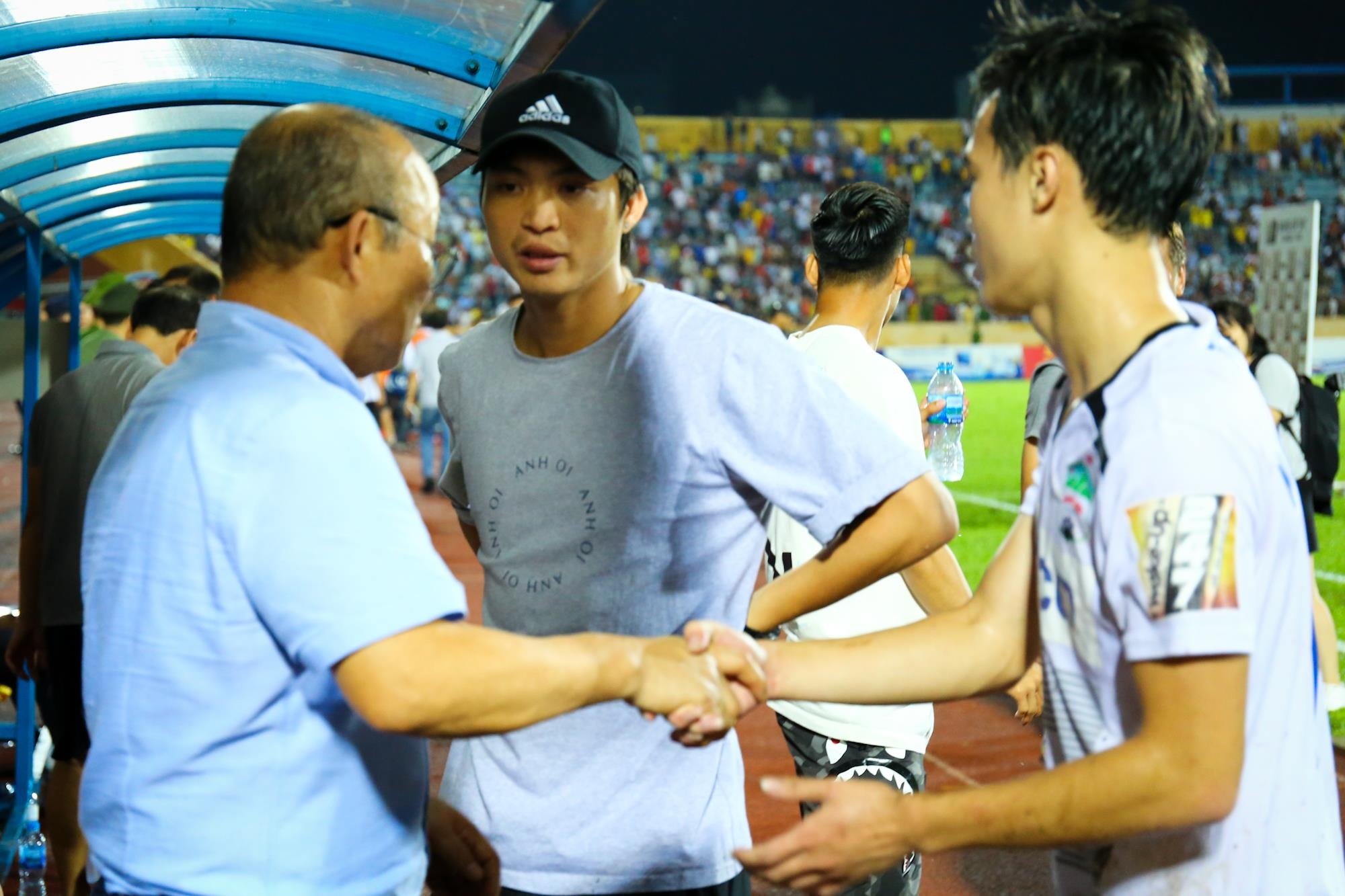 Chau Ngoc Quang bo lo khong tuong anh 8