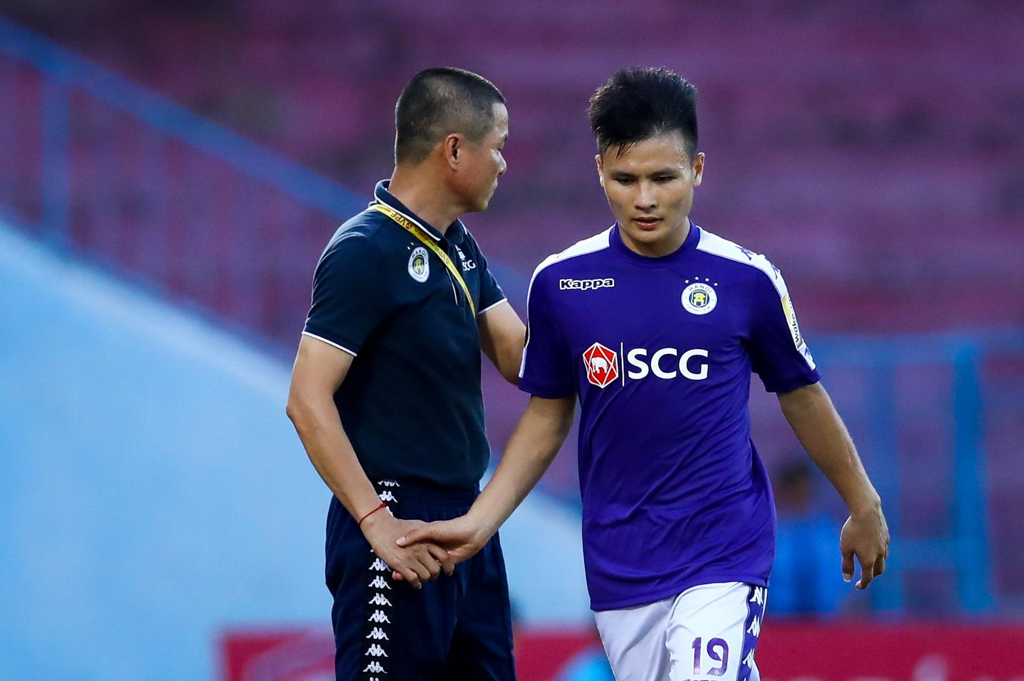 Quang Hai them bong anh 1