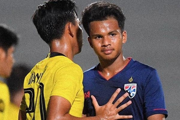 Phia sau cu dam cua U15 Thai Lan la su bat luc cua nen bong da hinh anh