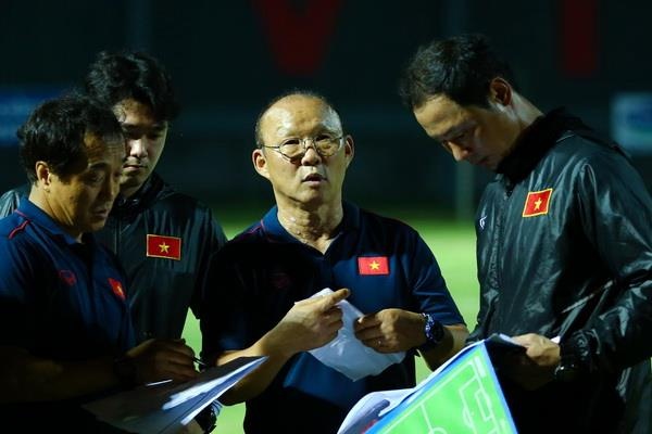 HLV Park Hang-seo cong bo danh sach U23 Viet Nam dau Kitchee hinh anh