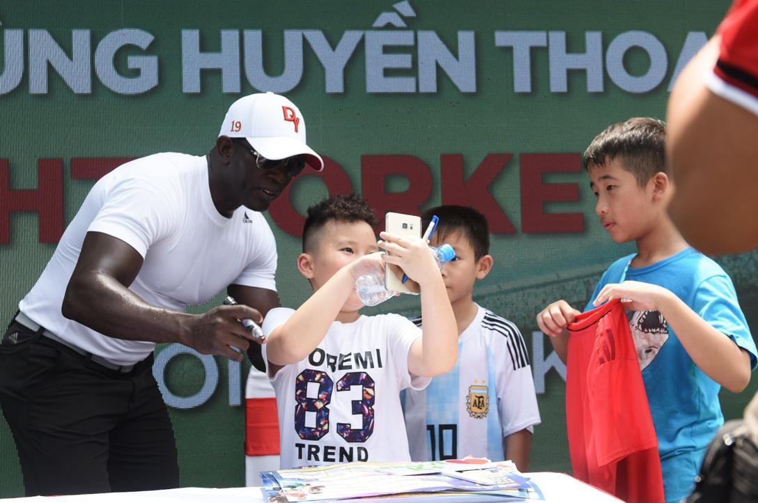 Dwight Yorke toi Viet Nam anh 1