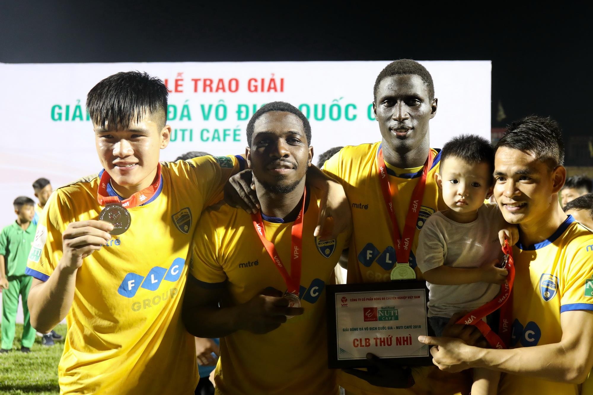 Pape Omar ngoi sao CLB Ha Noi anh 3