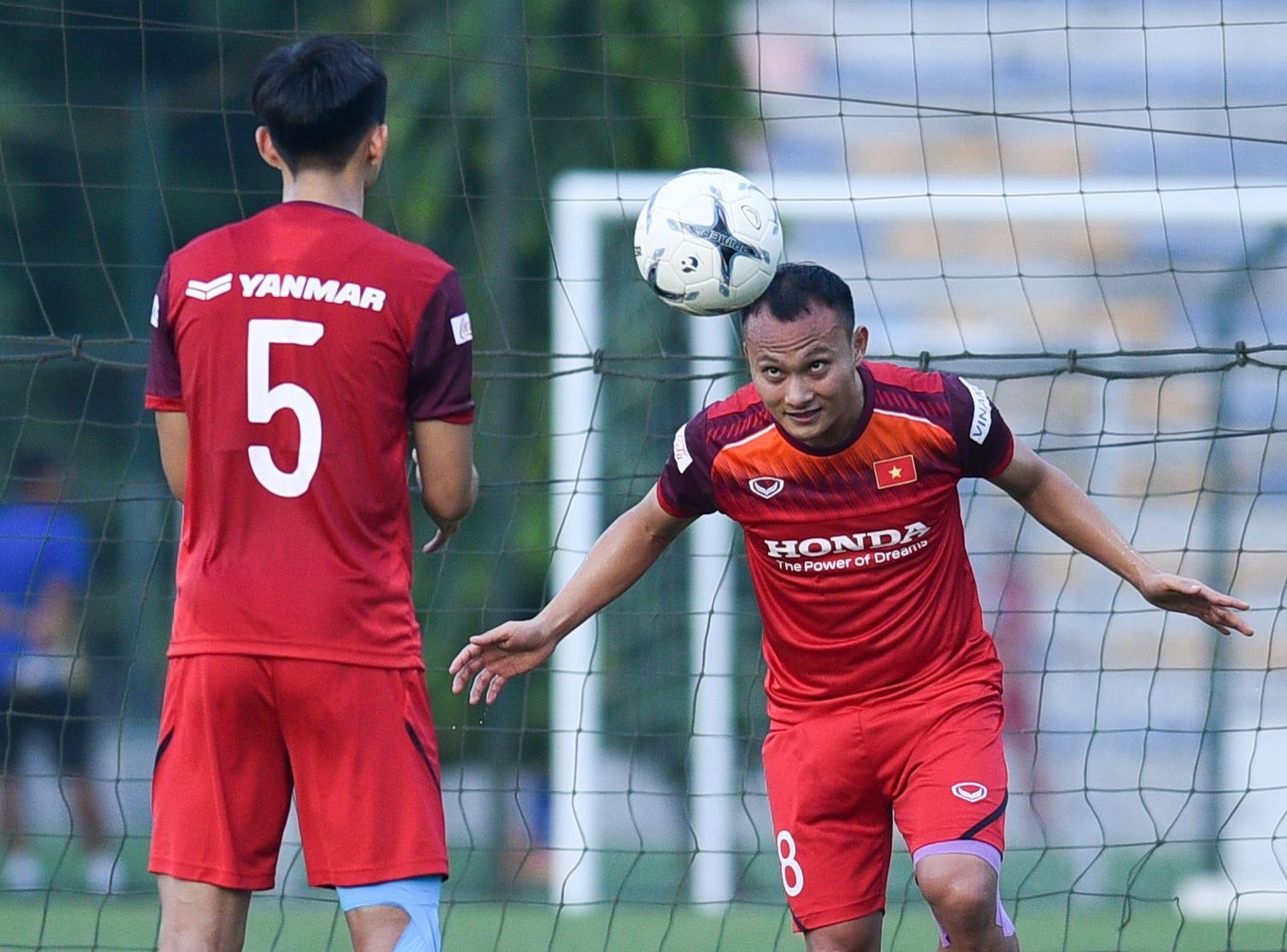 HLV Park danh bac tuong lai Trong Hoang,  Van Hau anh 1