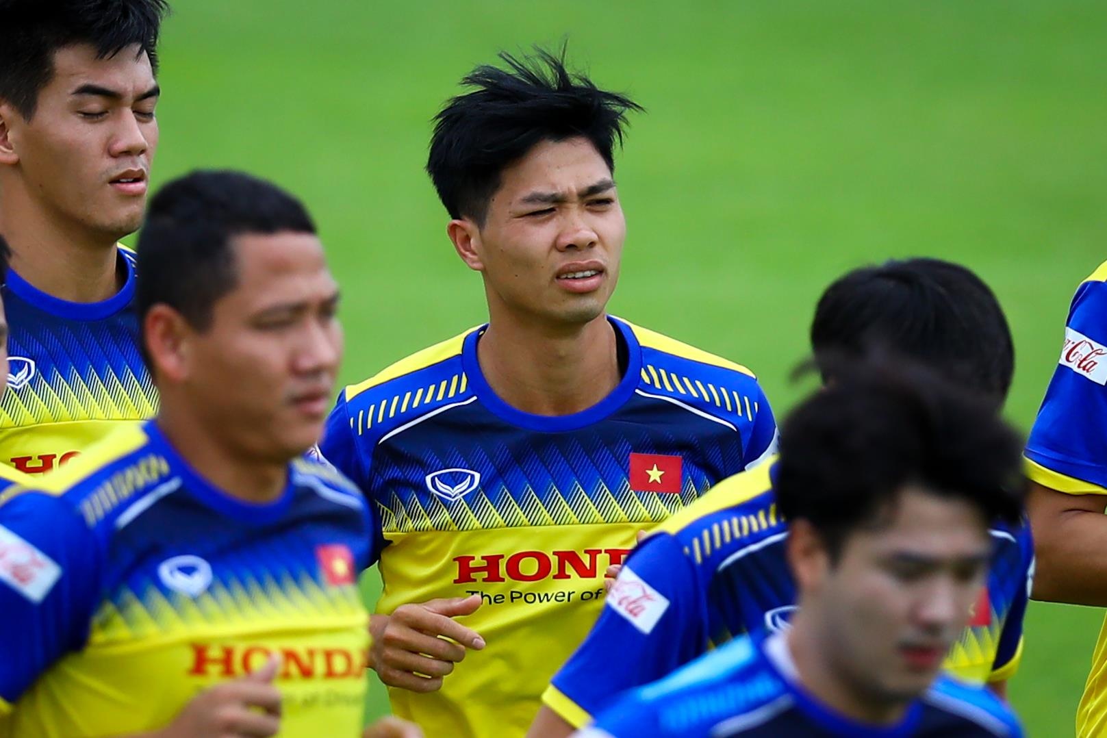 bong da Viet Nam so 1 khu vuc anh 3