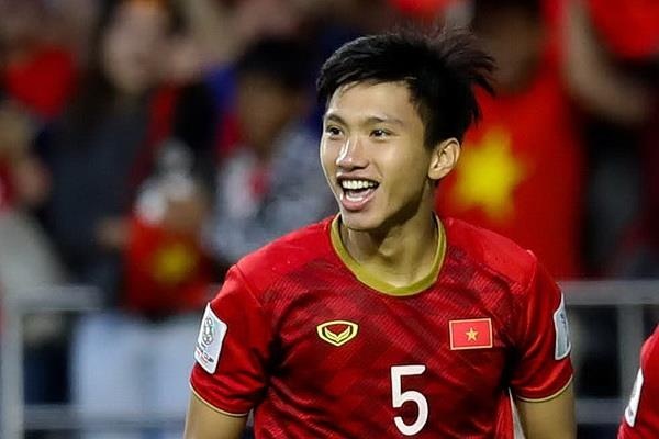 Bay 24 tieng trong 3 ngay, Van Hau co du suc da voi Thai Lan hinh anh