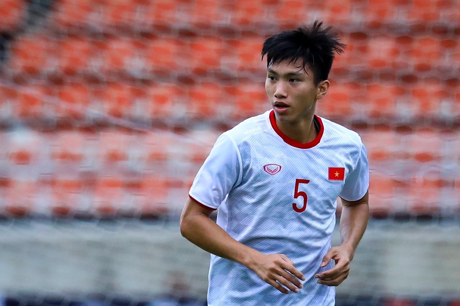 Doan Van Hau chi co mot buoi tap truoc Thai Lan anh 8