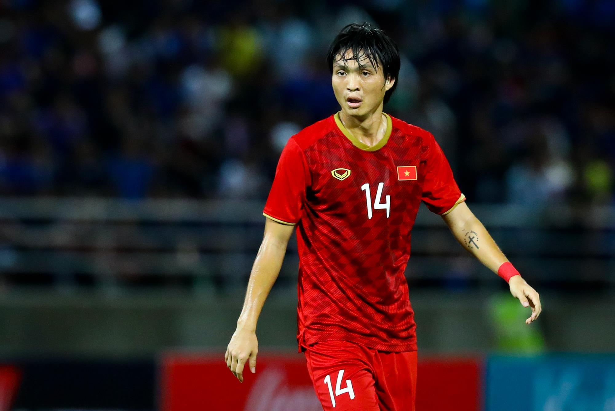 Tuan Anh nhay mua giua vong vay Thai Lan anh 11