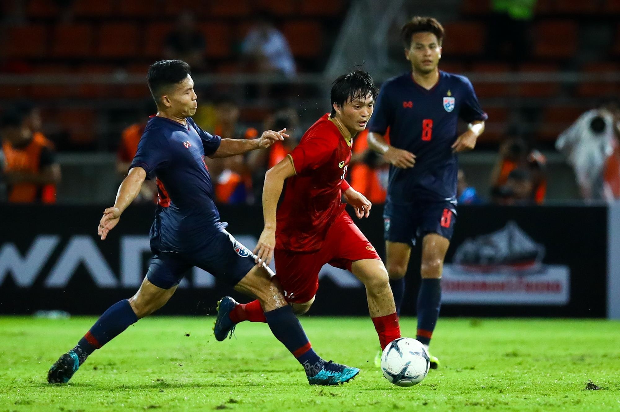 Tuan Anh nhay mua giua vong vay Thai Lan anh 1