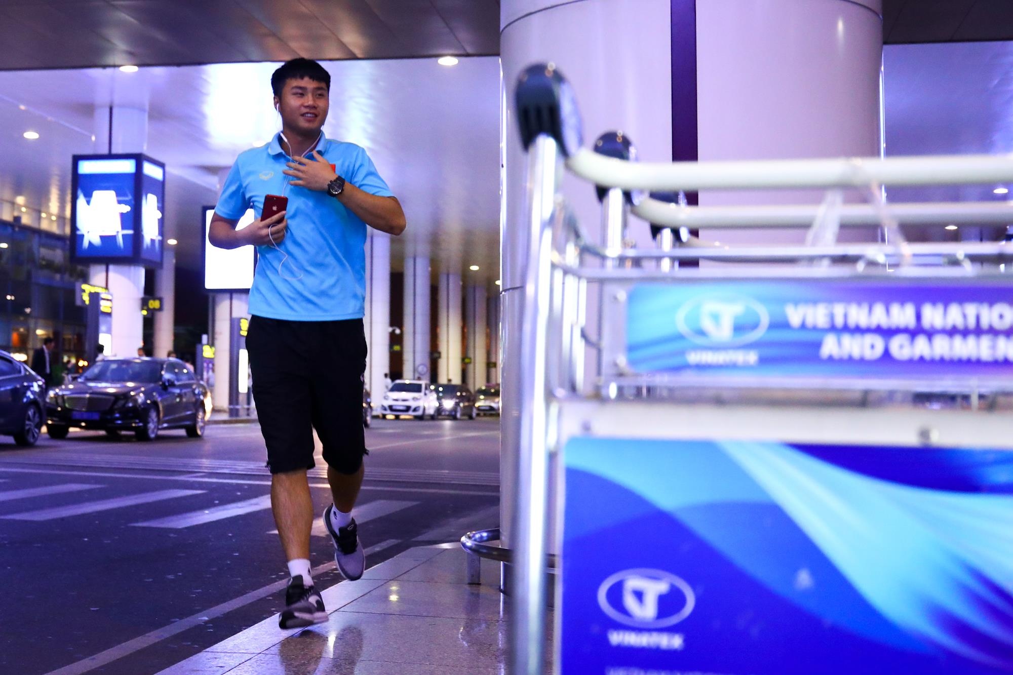 Thủ môn U22 Việt Nam bị bỏ quên ảnh 4 Thu mon U22 Viet Nam bi bo quen anh 4