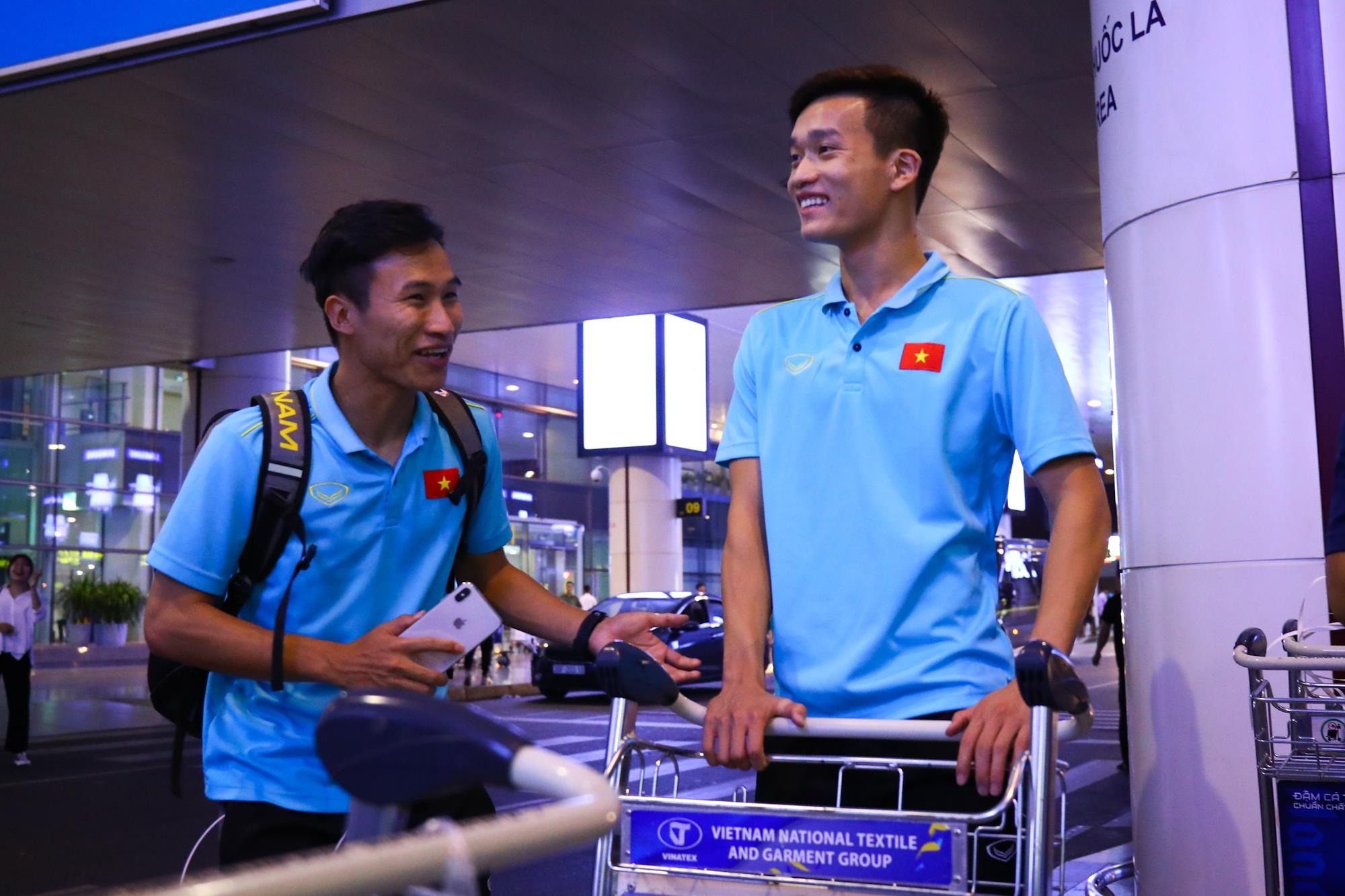 Thủ môn U22 Việt Nam bị bỏ quên ảnh 8 Thu mon U22 Viet Nam bi bo quen anh 8