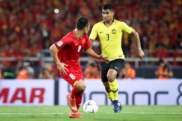 Bao Malaysia dong vien doi nha khong so Viet Nam hinh anh