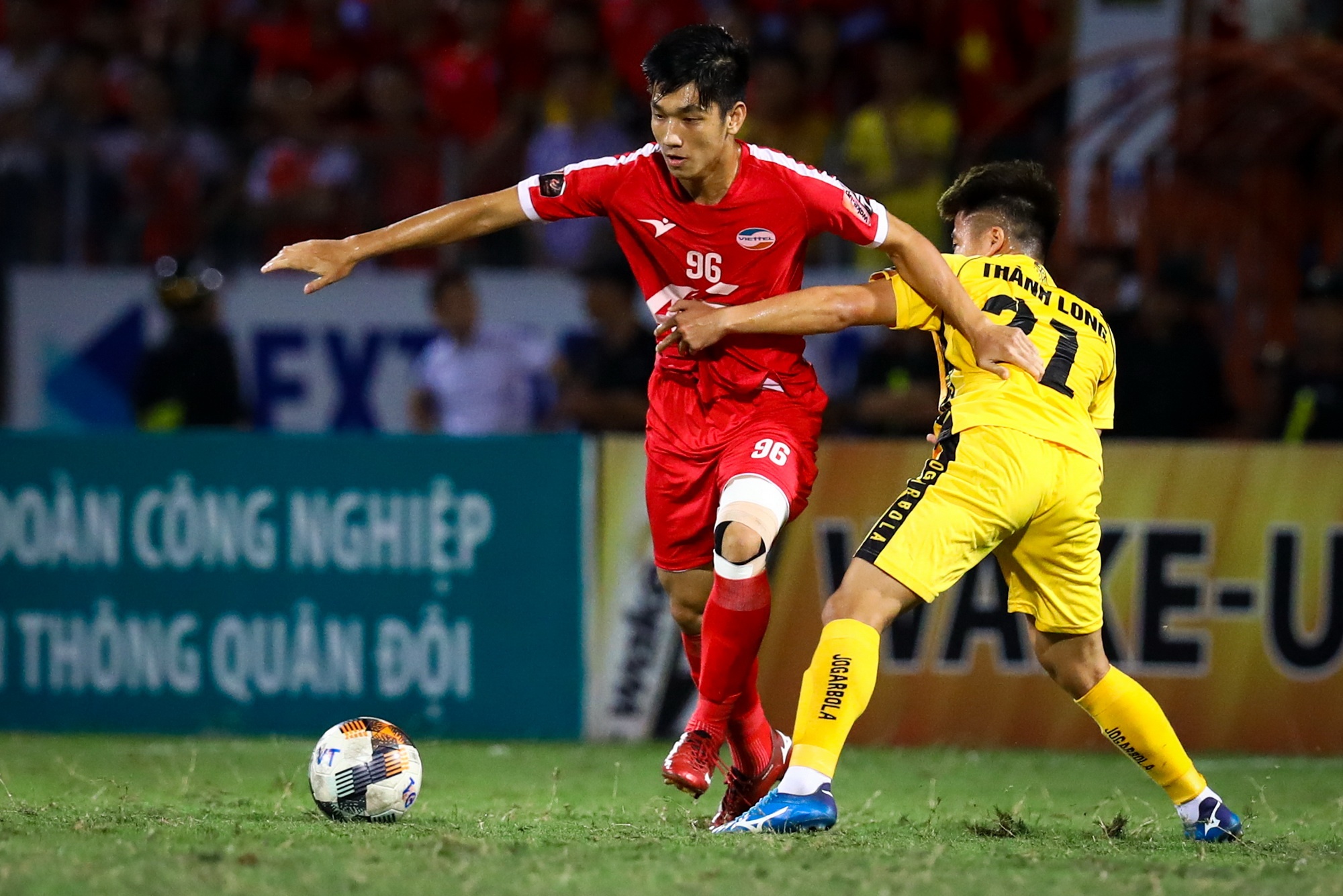 VFF khong bo quen chan thuong Ngoc Hai anh 2