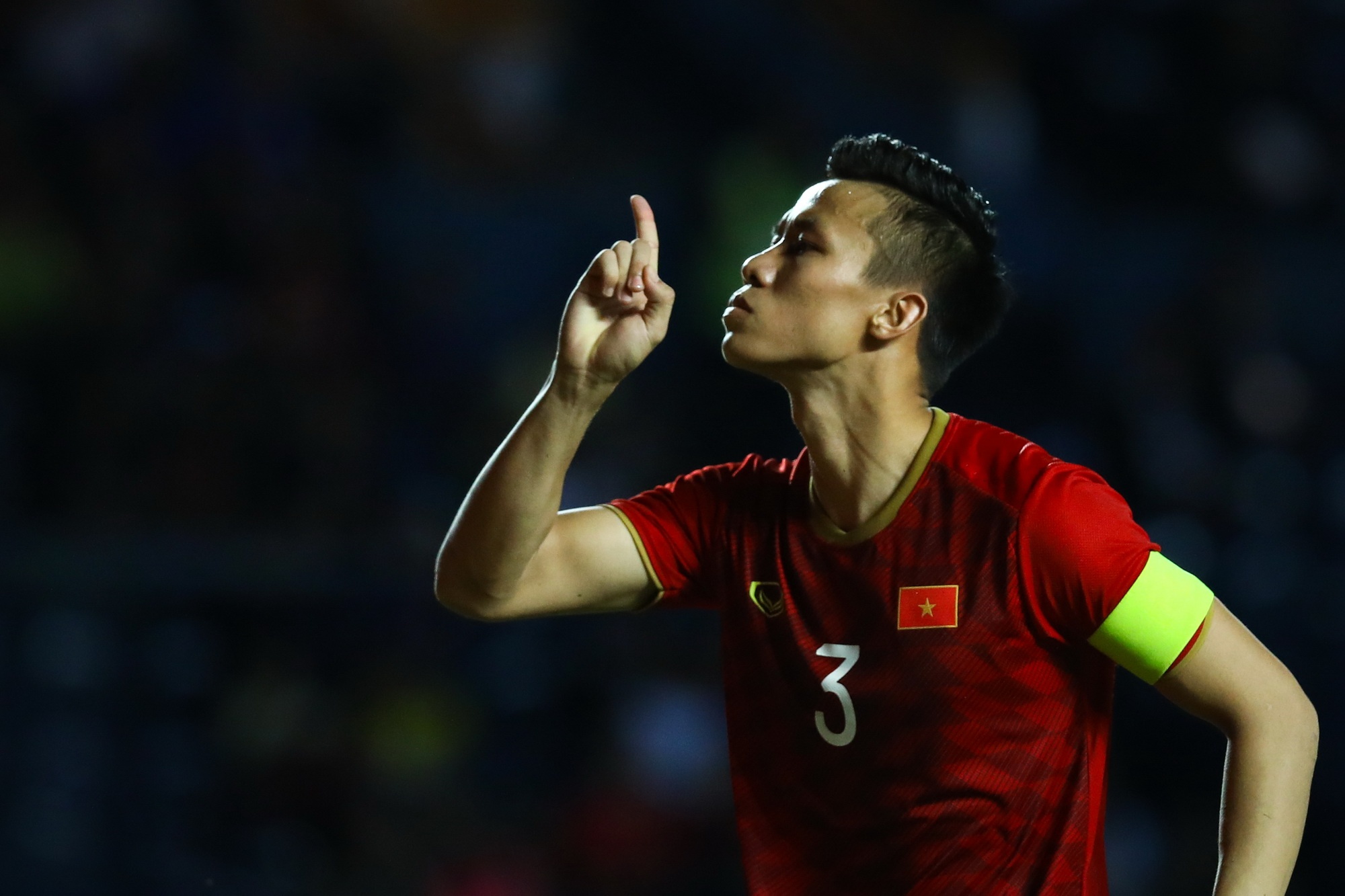 VFF khong bo quen chan thuong Ngoc Hai anh 1