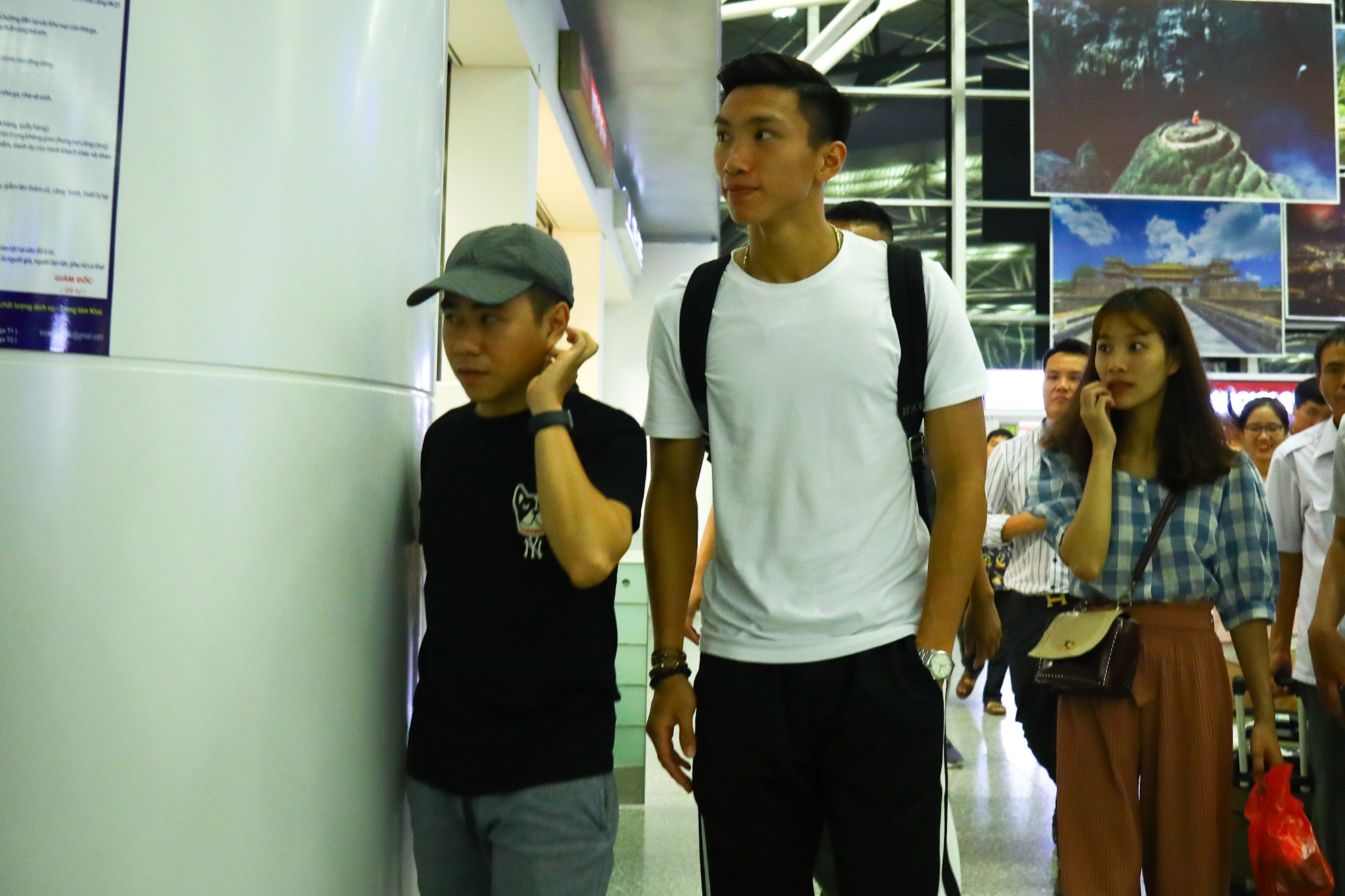 Đoàn Văn Hậu lên đường sang châu Âu ảnh 1 Doan Van Hau len duong sang chau Au anh 1