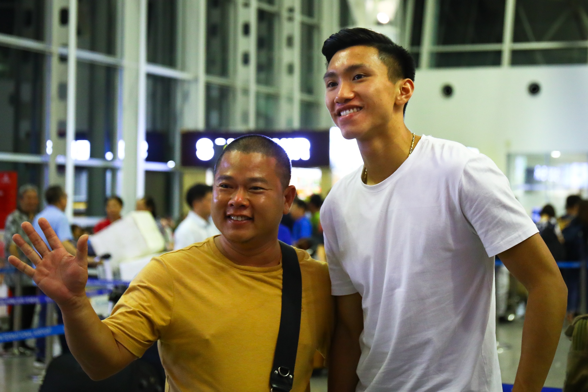 Đoàn Văn Hậu lên đường sang châu Âu ảnh 6 Doan Van Hau len duong sang chau Au anh 6