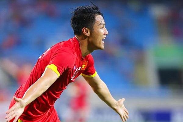 Vi sao Mac Hong Quan duoc goi len Tuyen, con Van Quyet vang mat? hinh anh