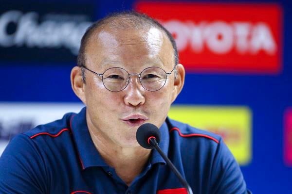 HLV Park: 'Ong Hiddink la ngon nui toi khong bao gio vuot qua' hinh anh