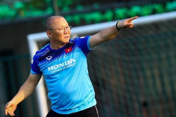 HLV Park huan luyen hai doi tuyen trong mot buoi chieu hinh anh