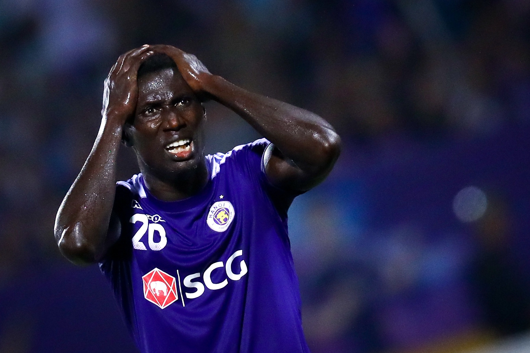 Doi bong Trieu Tien cau gio khi cam hoa CLB Ha Noi anh 13