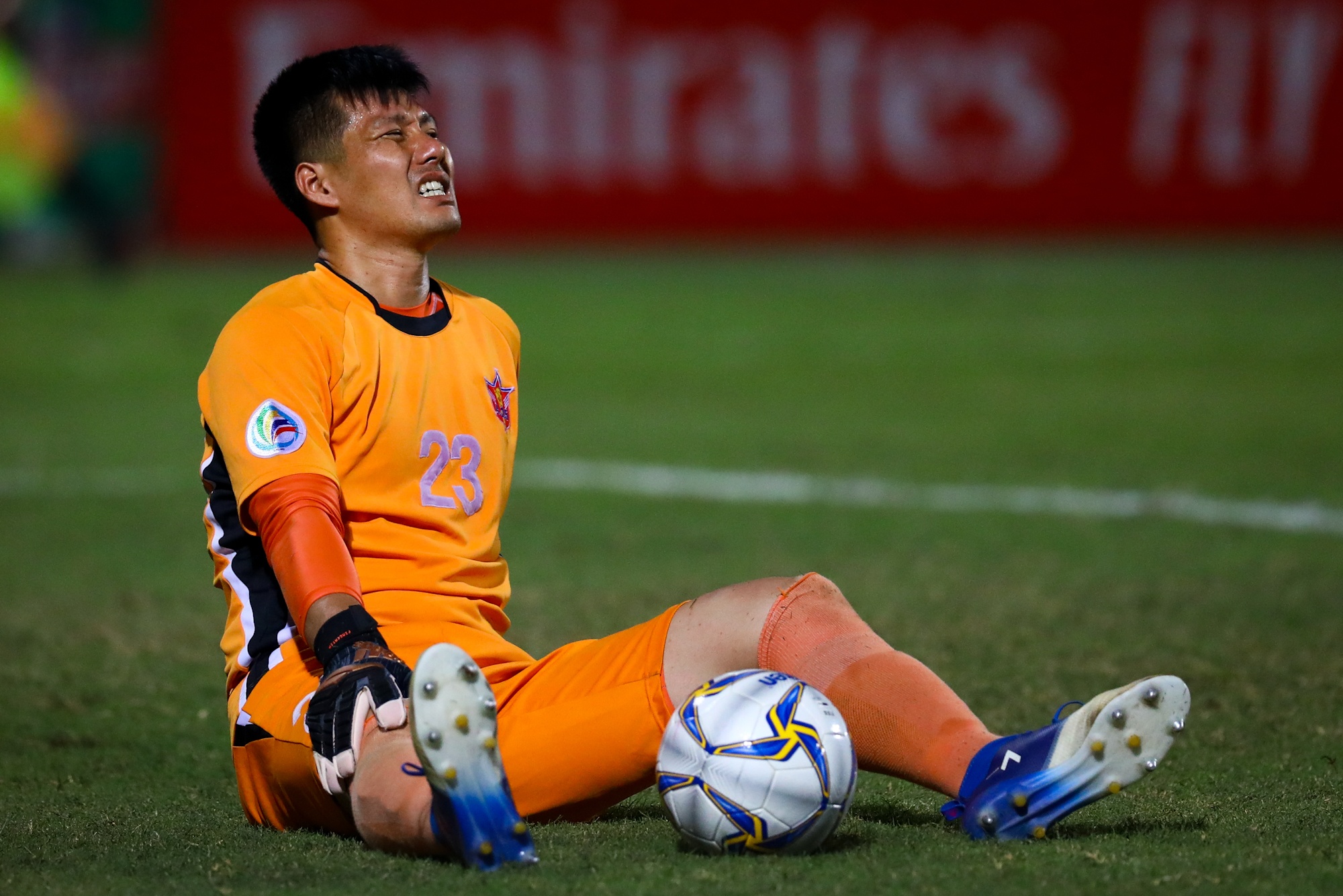 Doi bong Trieu Tien cau gio khi cam hoa CLB Ha Noi anh 5