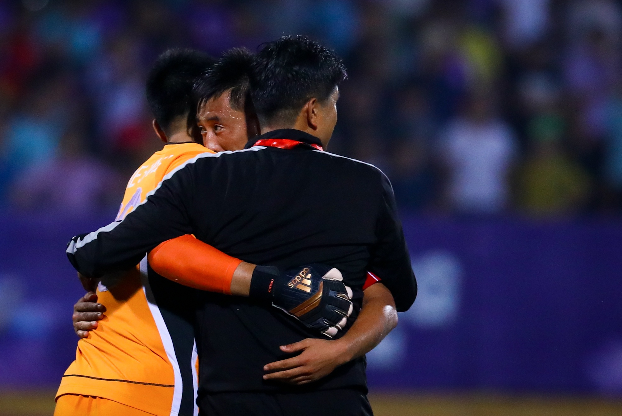 Doi bong Trieu Tien cau gio khi cam hoa CLB Ha Noi anh 7