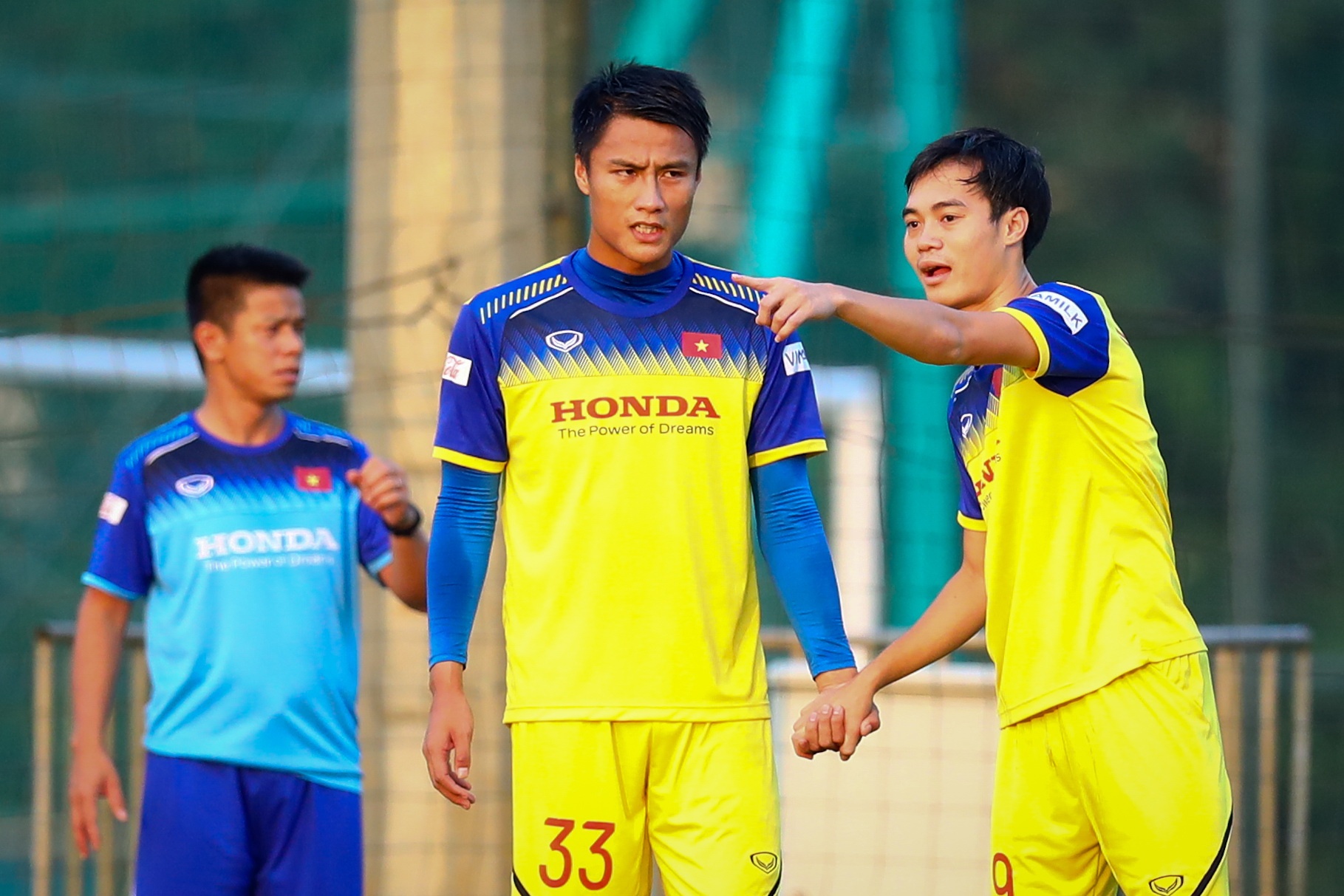 Tuyen Viet Nam loai Mac Hong Quan va tan binh anh 1