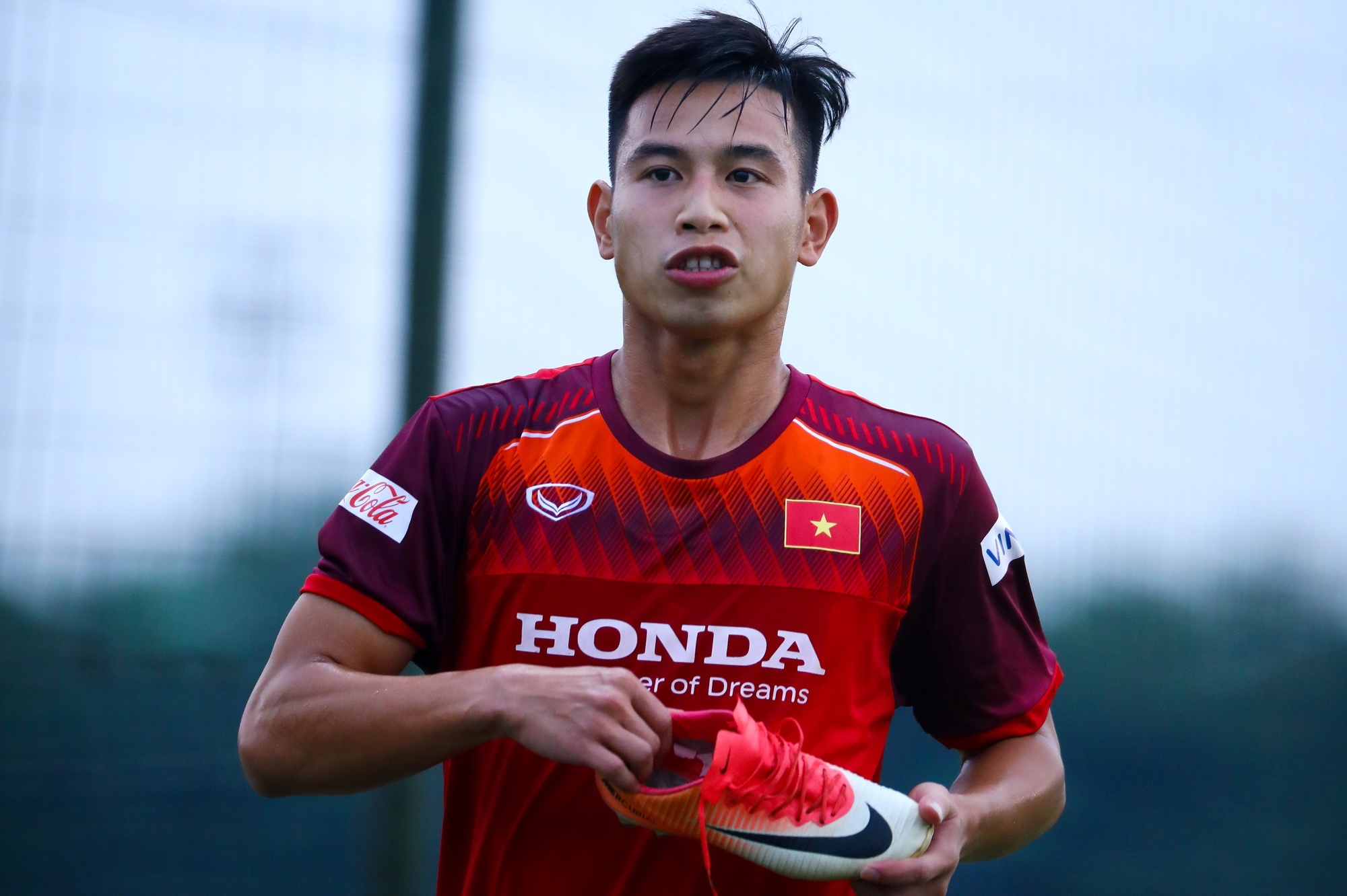 Tuyen Viet Nam loai Mac Hong Quan va tan binh anh 2