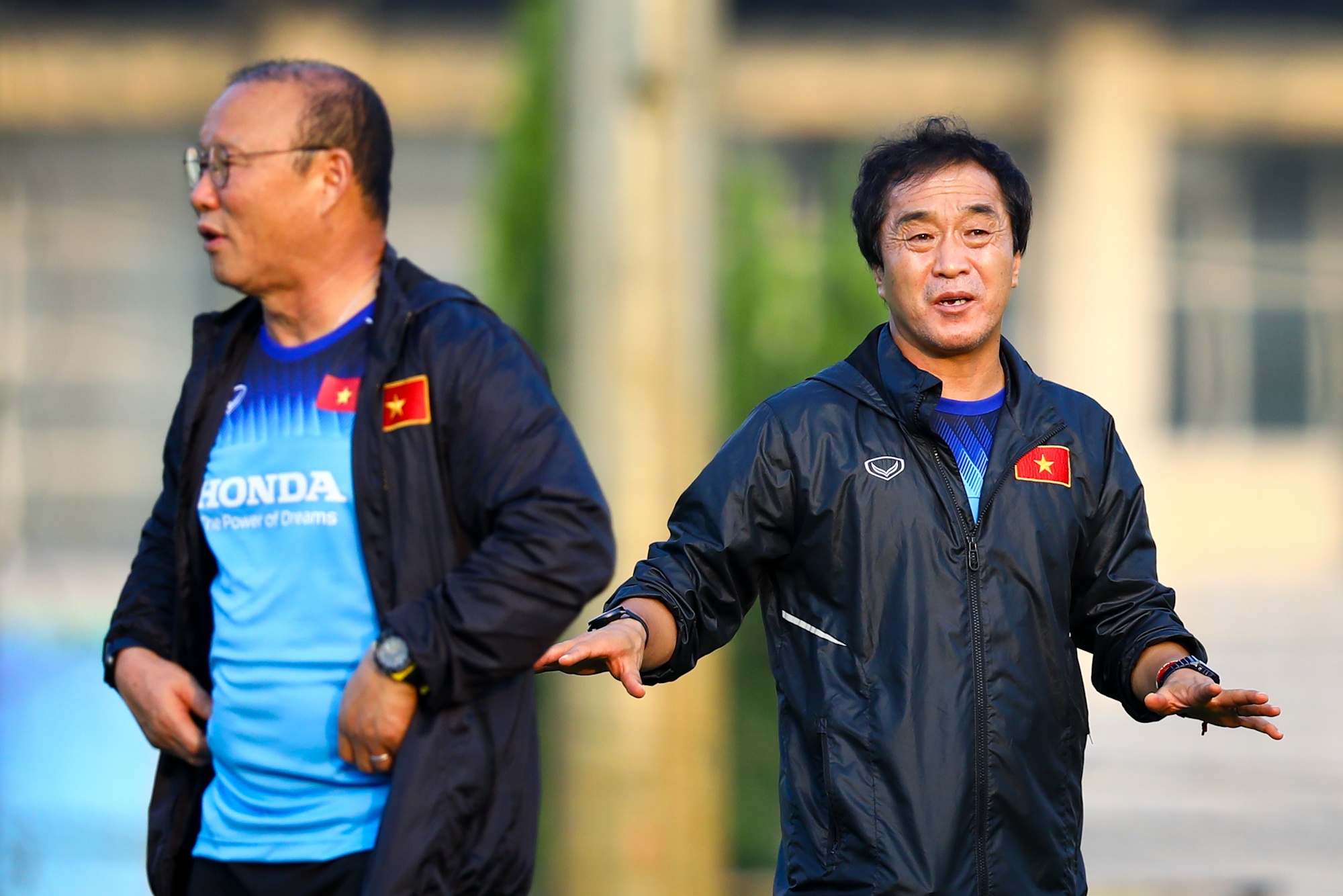 HLV Park và trợ lý Lee Young-jin tuyển Việt Nam ảnh 4 HLV Park va tro ly Lee Young-jin tuyen Viet Nam anh 4