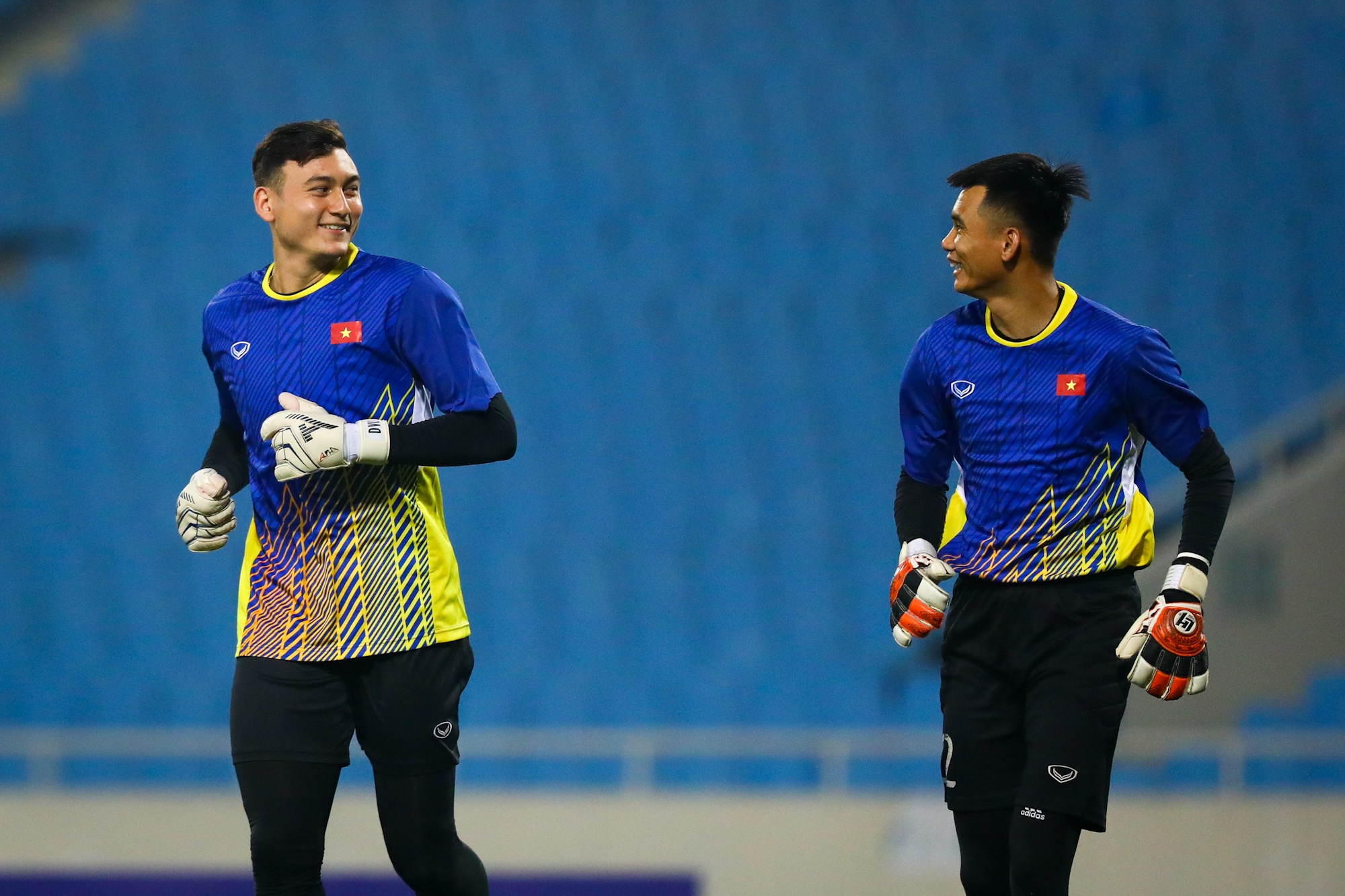 Van Hau pho dien ky thuat anh 8