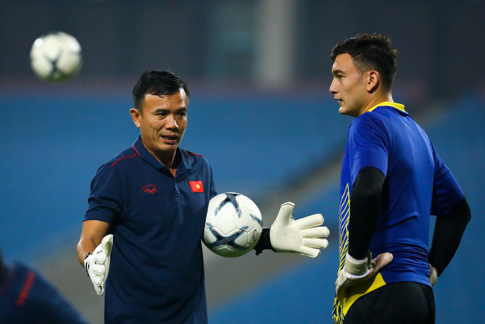 Van Hau pho dien ky thuat anh 9