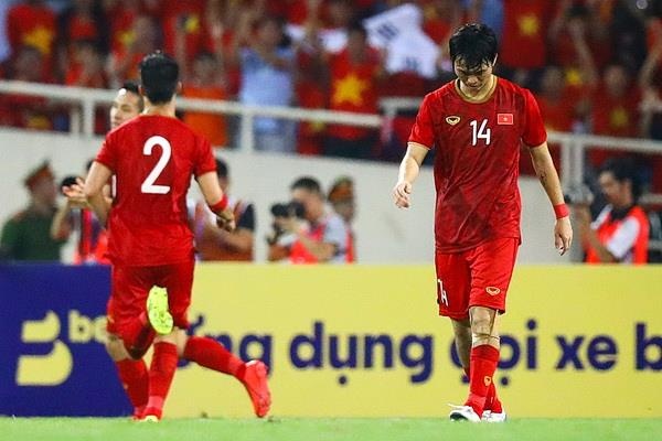 Tuan Anh nen dau khi ca doi mung Quang Hai ghi ban hinh anh