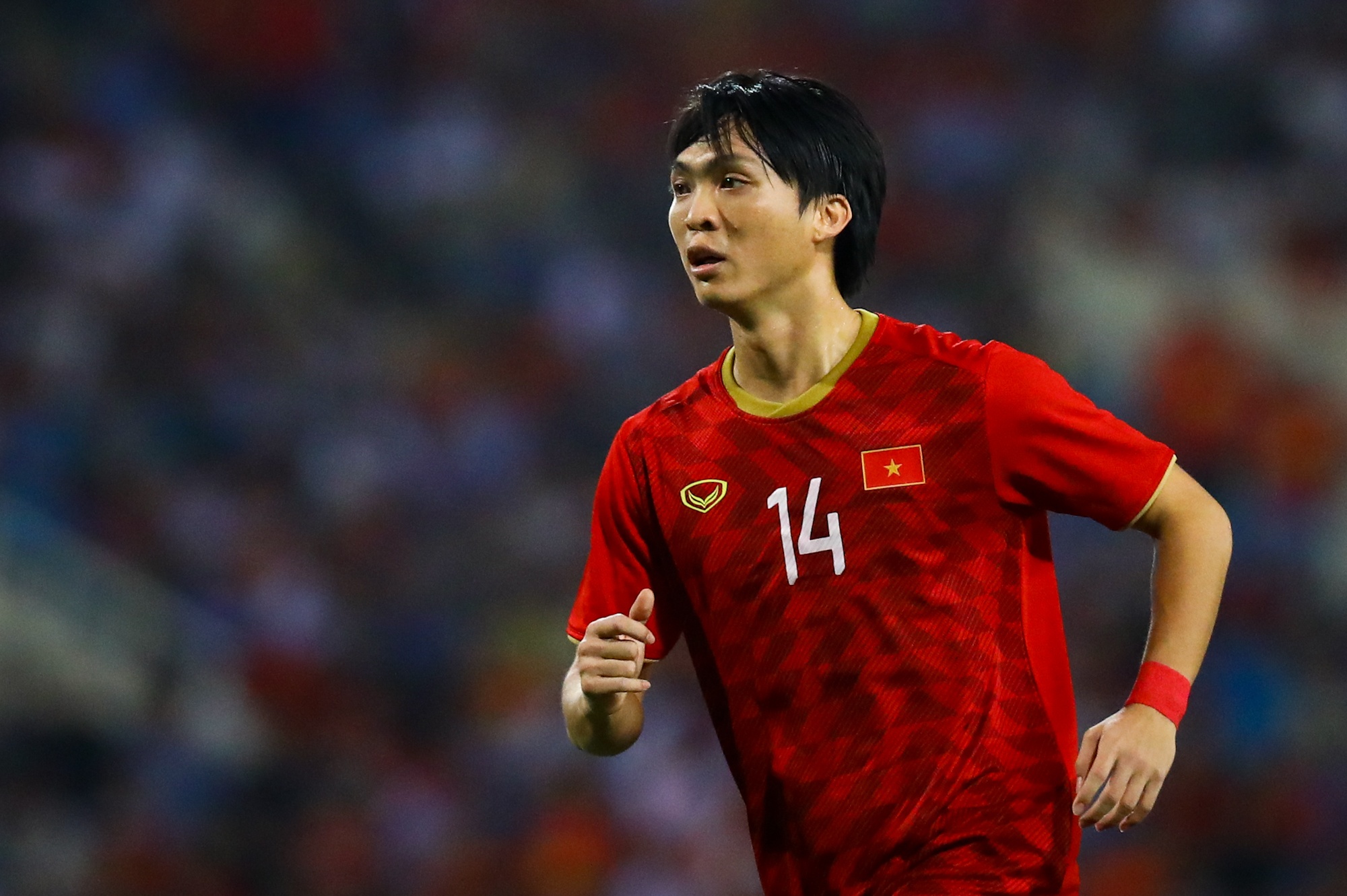 Tuan Anh quay lung khi ca doi an mung Quang Hai anh 10