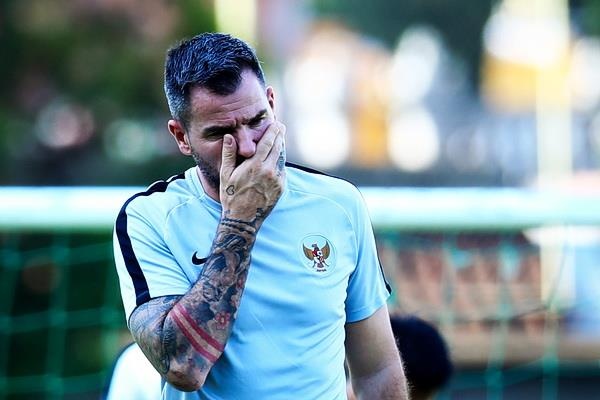 Indonesia tap thieu chuyen nghiep truoc ngay dau tuyen Viet Nam hinh anh