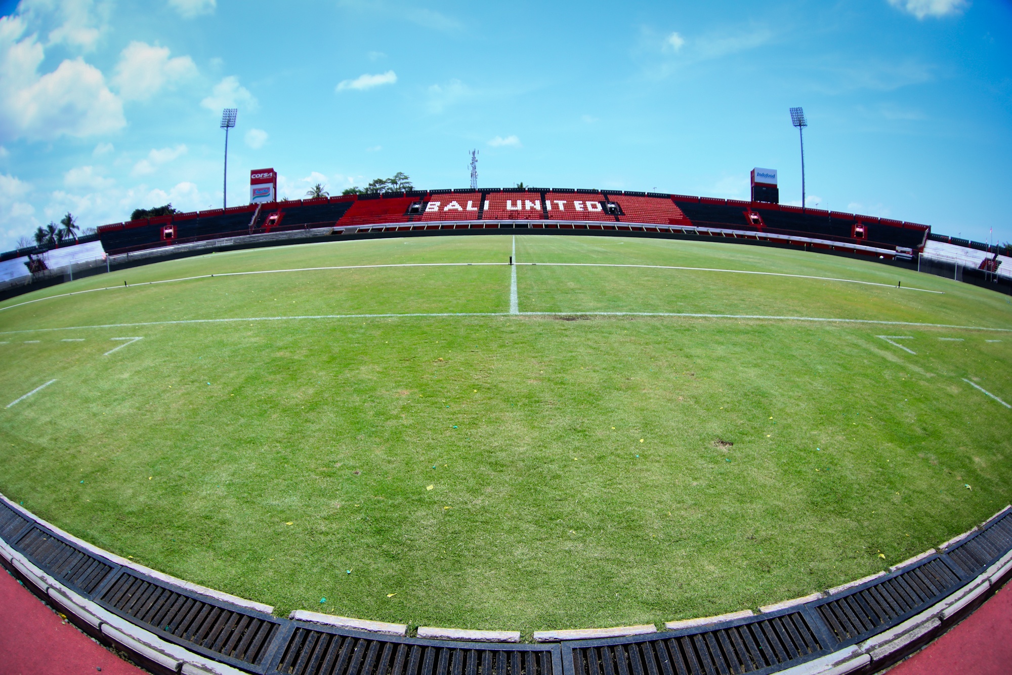 Cận cảnh sân đấu tuyển Việt Nam ở Bali ảnh 2 Can canh san dau tuyen Viet Nam o Bali anh 2