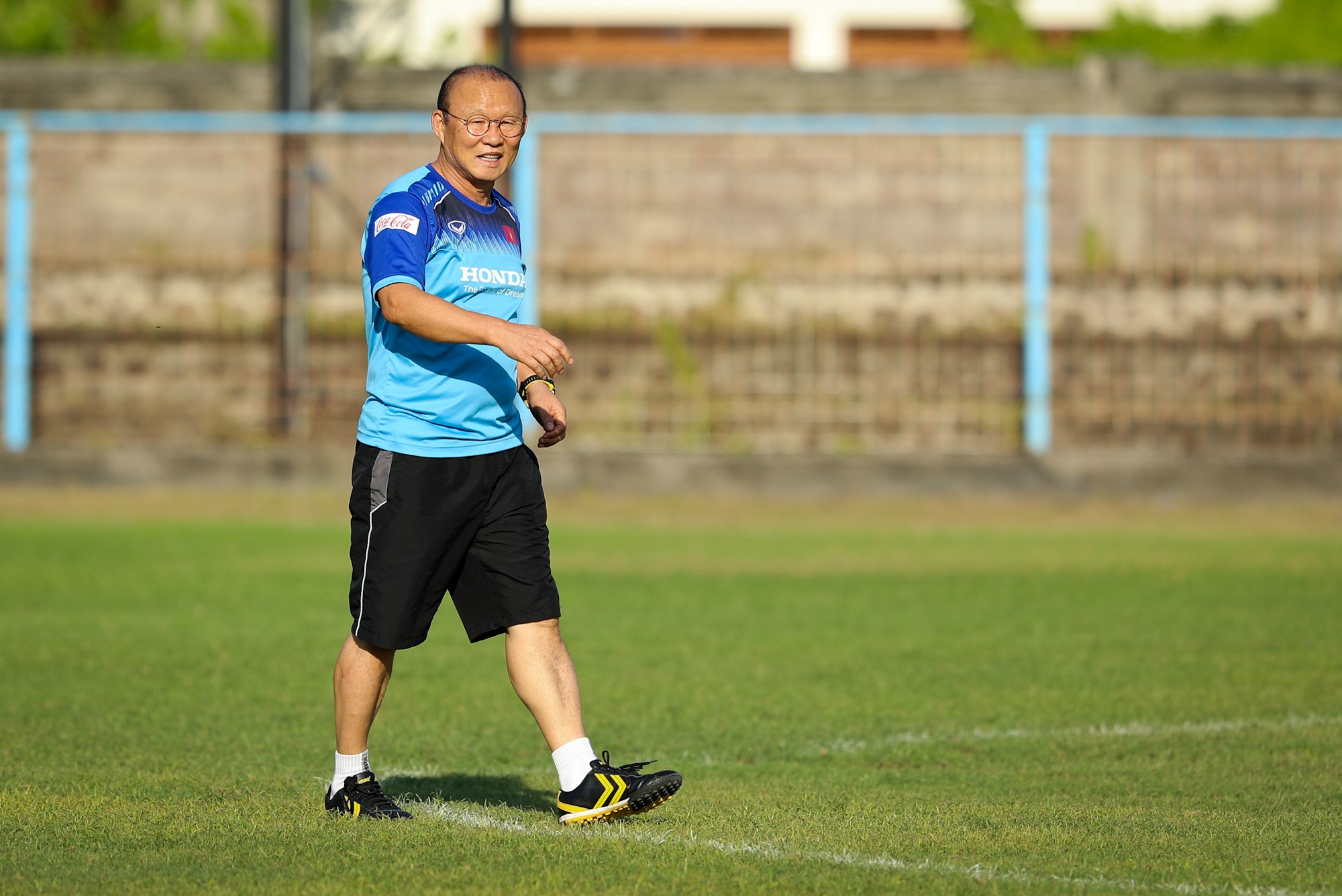 Tuyen Viet Nam ngoi ca tieng xe vi tac duong anh 1